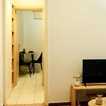 Modern Downtown Flat By Goldenland *