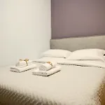 Modern Downtown Flat By Goldenland * Thessaloniki