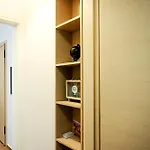 Modern Downtown Flat By Goldenland