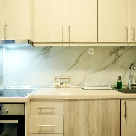 Modern Downtown Flat By Golden H&r * Thessaloniki