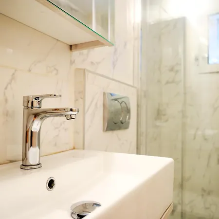 Modern Downtown Flat By Goldenland Apartament Saloniki