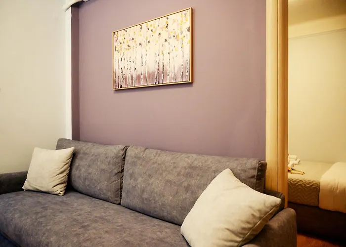 Modern Downtown Flat By Goldenland * Thessaloniki