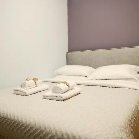 Modern Downtown Flat By Goldenland * テッサロニキ